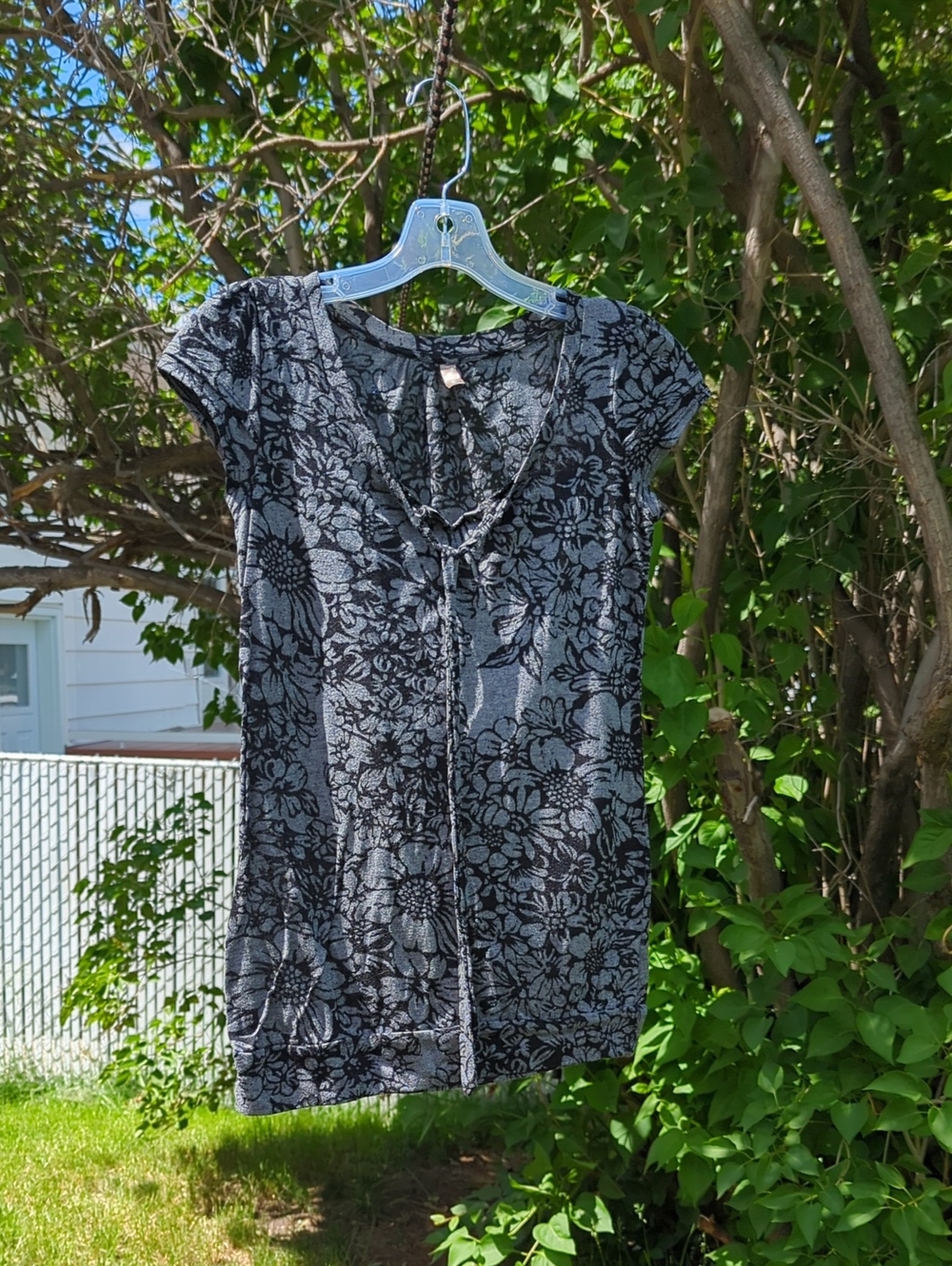Thyme Black & Gray Floral Tie-Front Knit Top